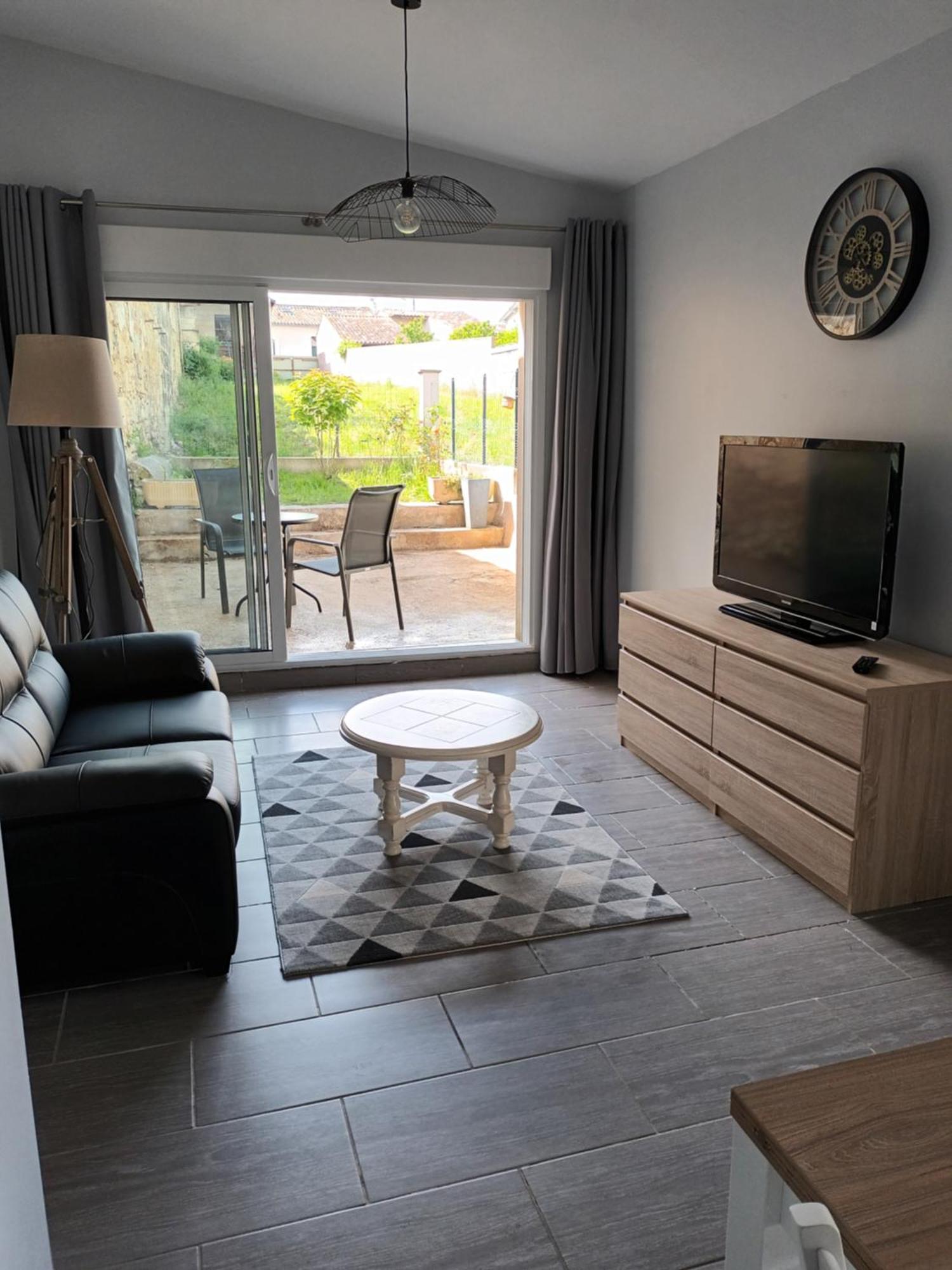 Au Puits D Antan Villa Guîtres Exteriör bild